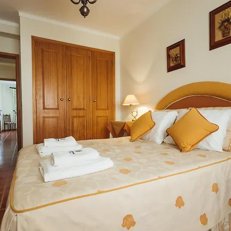 아파트 18 - Typical Portuguese *