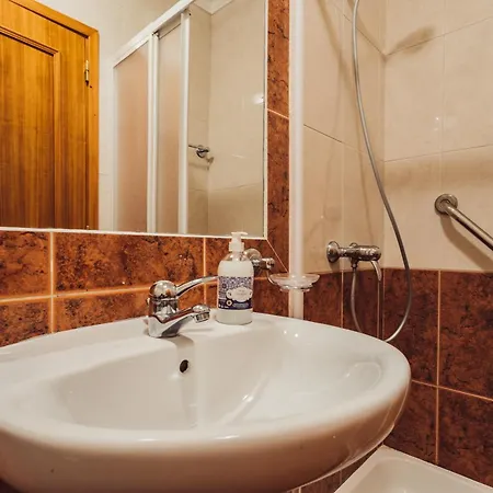 아파트 18 - Typical Portuguese