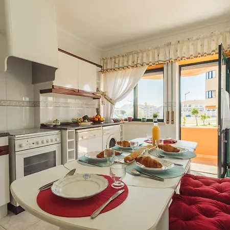 아파트 18 - Typical Portuguese