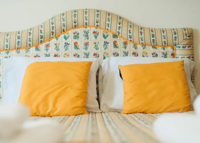 18 - Typical Portuguese Peniche